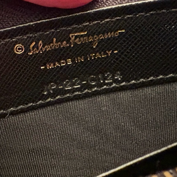 🛑Not For Sale 🛑Salvatore Ferragamo Black Leather Wallet - Picture 6 of 6